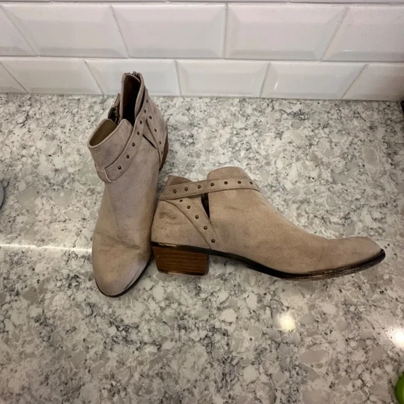 Abound faux suede beige ankle boots Size 12 - Picture 3 of 9